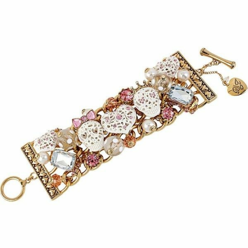 Betsey Johnson White Lace Filligree Crystal Skull Bracelet